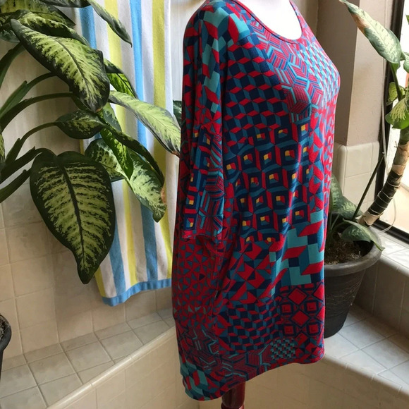 LuLaRoe red and blue graphic print hi-low top - Picture 3 of 7